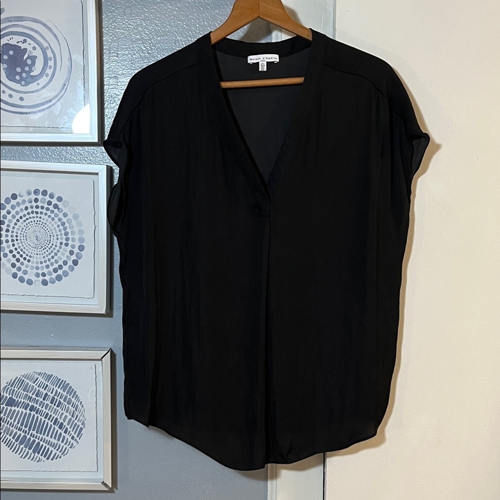 Maison D’Amelie Elegant Black Women's V-Neck Blouse Size L